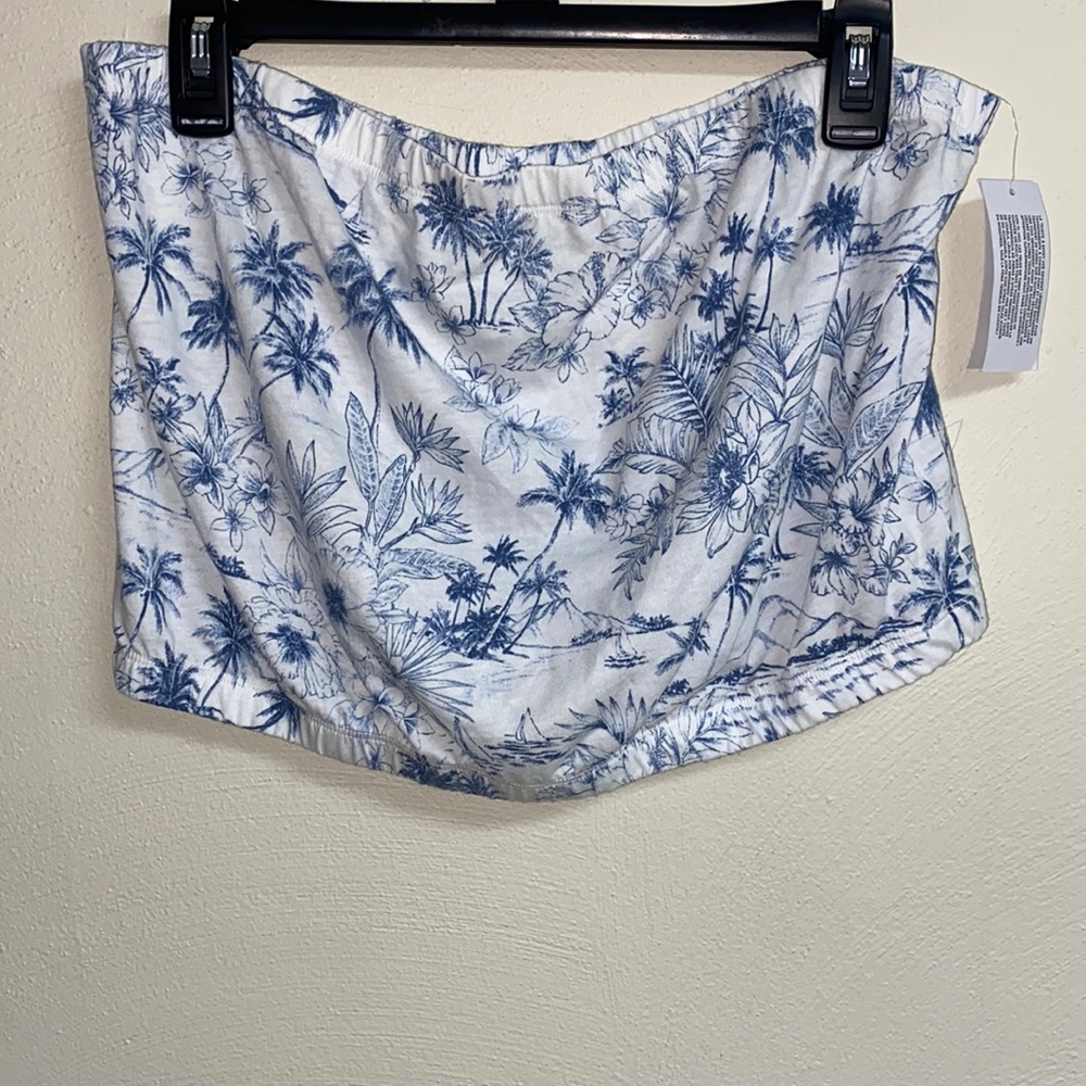 Cute American eagle floral print strapless top
